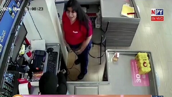 Asaltan con arma de fuego a funcionaria embarazada