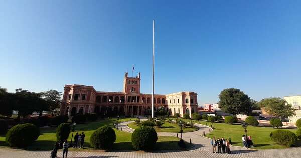 La Nación / Senatur advierte sobre 13 empresas que no están habilitadas para operar en el sector