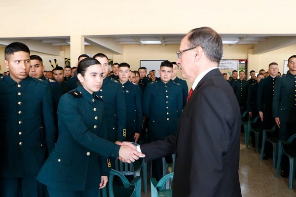 Autorizan el ingreso de mujeres a la CIMEFOR de manera voluntaria - Unicanal