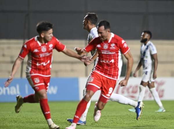 General Caballero gana y seguirá en primera - Fútbol - ABC Color