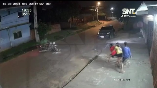 Madre defendió a su hijo de asaltantes - SNT