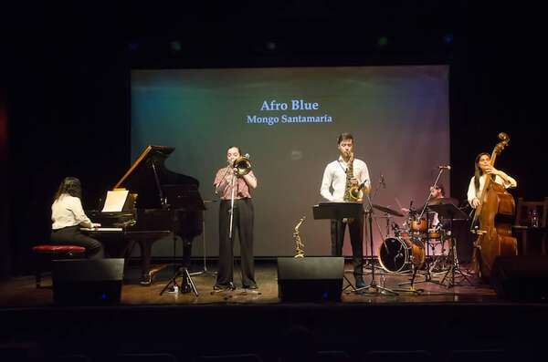 El CCPA Jazz Quintet cierra su temporada con villancicos - Música - ABC Color