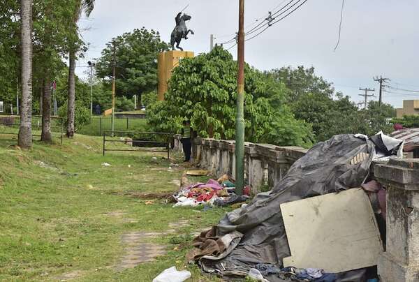 Monumento al Mariscal López: así luce el entorno del memorial que quieren mudar a la Costanera - Nacionales - ABC Color