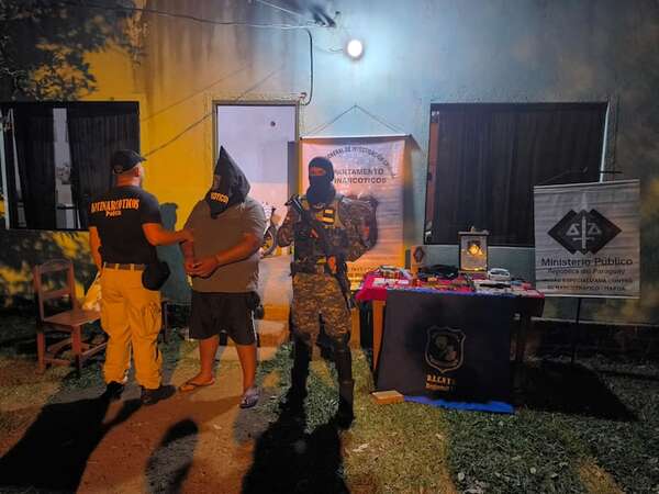 Cambyretá: Detienen a guardiacárcel del Cereso por presunto microtráfico - Policiales - ABC Color
