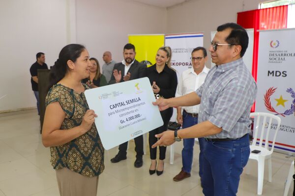 Gobierno entregó capital semilla a 478 familias emprendedoras de San Pedro - .::Agencia IP::.
