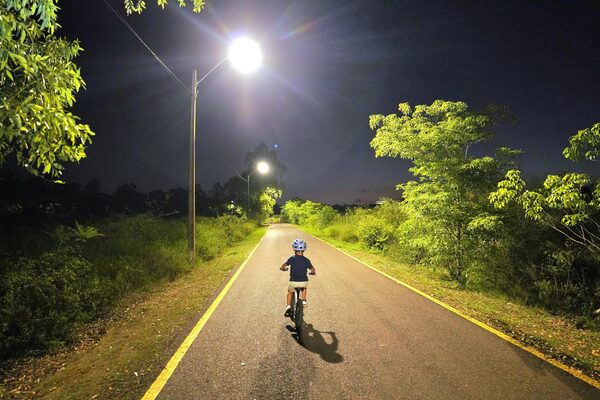 El Parque Guasú Metropolitano brilla con nueva iluminación LED ofreciendo más seguridad a las familias • PARAGUAY TV
