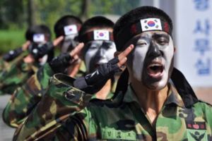 Corea del Sur: un hombre engordó para evitar el SMO y fue condenado