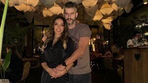 ¿Opa el amor entre asistente de ex DT albirrojo y exmodelo paraguaya!