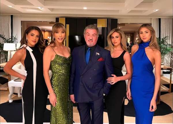 Sylvester Stallone se muestra feliz con sus hermosas mujeres en Las Vegas - Gente - ABC Color
