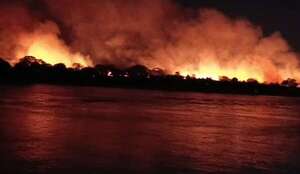 Video: controlan incendio de gran magnitud en Itá Enramada - Policiales - ABC Color