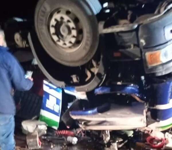 Camionero paraguayo muere en vuelco en frontera de Chile y Argentina - Mundo - ABC Color