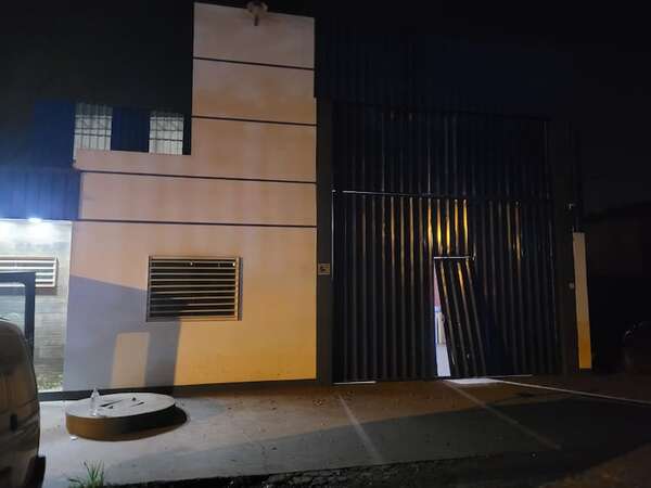 Desarman a guardia de un depósito para robar mercaderías - ABC en el Este - ABC Color
