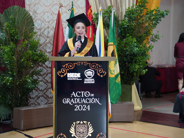 Nadia Czeraniuk ¨Este año celebramos 5 actos de graduación, más de 1.000 alumnos se recibieron en la UNAE¨ | Locales | 5Días