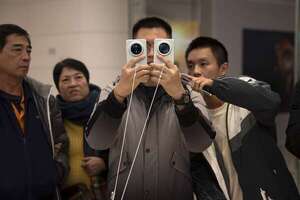 Huawei presume de la alta tecnología de su nuevo “smartphone” - Tecnología - ABC Color