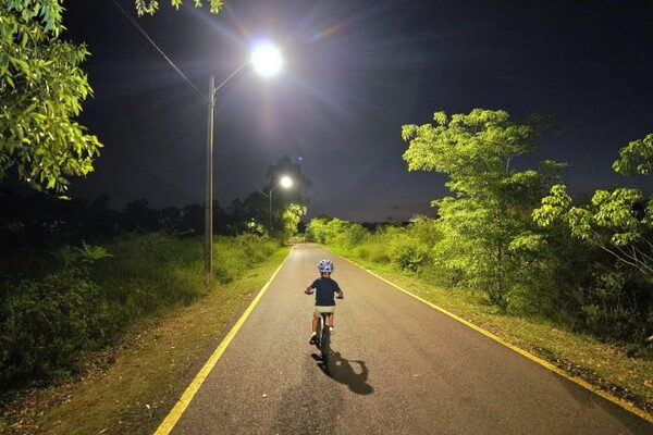 Inauguran sistema de iluminación para mayor visibilidad nocturna en Parque Guasu - El Independiente