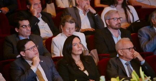 Centurión delega la gestión en su vice de Finanzas y esquiva las audiencias con funcionarios