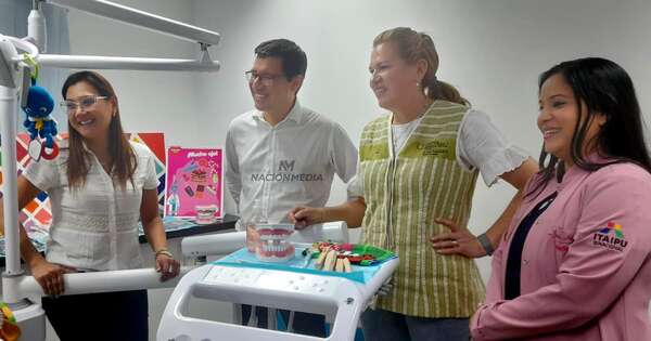 La Nación / Ministra de Salud habilitó nuevos servicios y realizó palada inicial en el Este