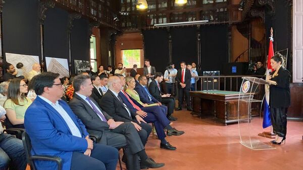 Pdte. Benítez Riera participó de la firma del Decreto que previene y sanciona actos de racismo y discriminación en personas afrodescendientes