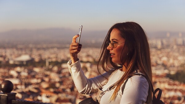 El 62% de los influencers no verifican sistemáticamente antes de compartir información, alerta Unesco