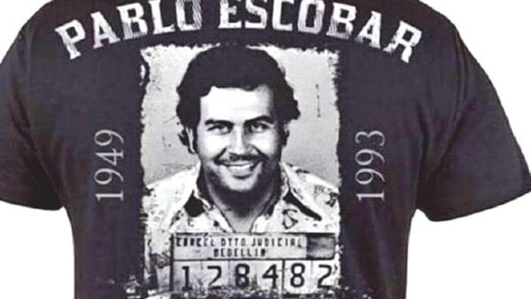 La “moda” narco de Pablo Escobar inunda el Mercado 4