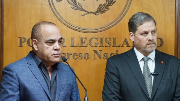 Senadores se preparan para aumentarse el sueldo a G. 38 millones este jueves