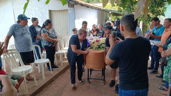 Familiares de paraguaya fallecida en España a causa de DANA dieron el último adiós - Nacionales - ABC Color