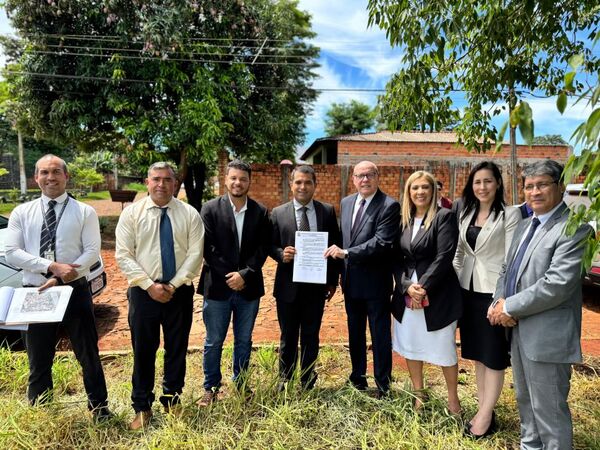 Ministro Diesel visitó inmueble para futura sede de Juzgado de Pdte. Franco
