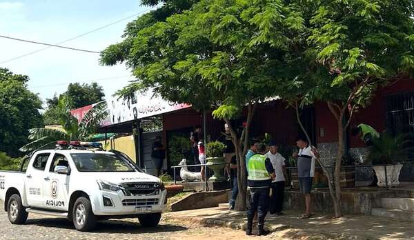 Asalto a mano armada en una boutique deja a un policía herido en Coronel Oviedo - Policiales - ABC Color