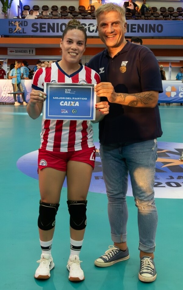 Triunfan las Guerreras en el debut del Sur Centro de balonmano en Río
