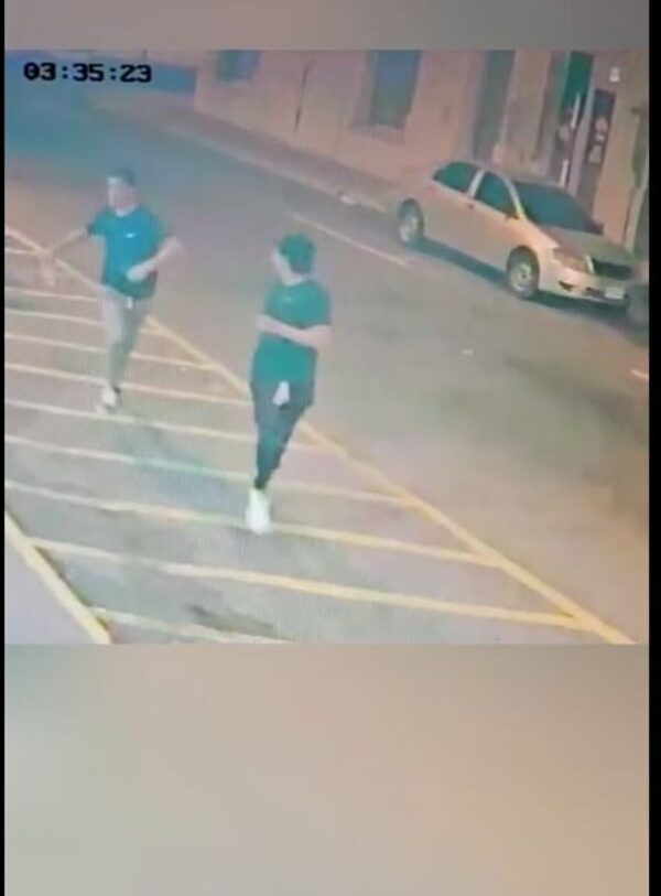 La manosearon, reclamó y le garrotearon; buscan identificar a los sujetos