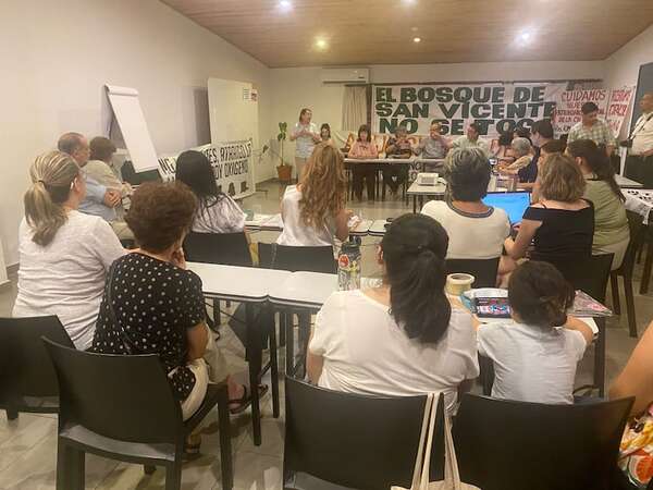 Vecinos de Asunción se organizan para defender espacios verdes amenazados por decisiones municipales - Nacionales - ABC Color