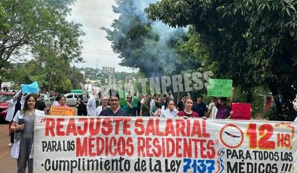 Médicos de CDE analizan paro general en caso de no aumentos para residentes y otros beneficios – Diario TNPRESS