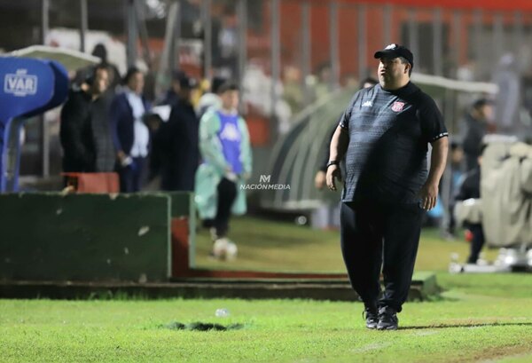 Versus / Lo que dijo 'Botellón' García del torneo ganado por Olimpia