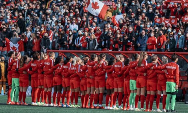 Fiestas, chupi, espionaje y consoladores: ¡La escandalosa selección femenina de Canadá!
