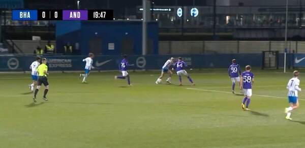 Versus / Así fueron los minutos de Julio Enciso con la Sub-21 del Brighton