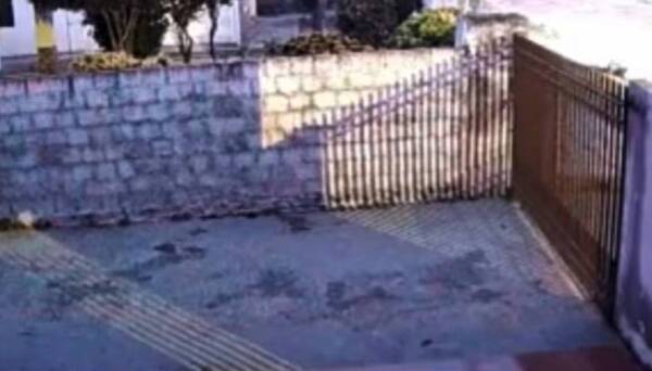 ¡Socrorro! “Esto te mandó tu marido” he’i el tipo y empezó a dispararles a madre e hija