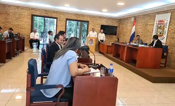 Concejales prietistas autorizan construcción de lomadas en CDE al “doble del precio” - La Clave