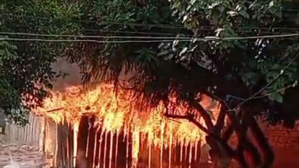 Prendió fuego a la casa después de intentar abusar de sus hijastras