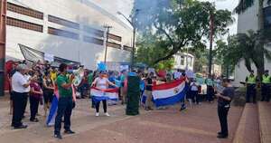 Diario HOY | Contra estacionamiento limitado y altas multas, protestan comerciantes de San Lorenzo