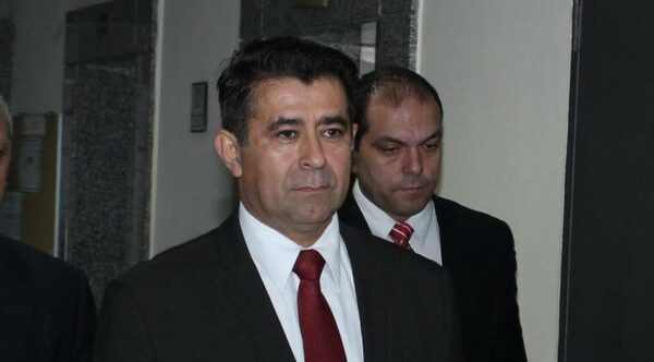Intimado: Ex comandante de la Policía tiene 24 horas para presentarse o será capturado - ADN Digital
