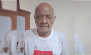 Fiscalía busca a familiares de un hombre de casi 90 años que está detenido