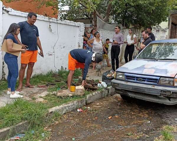 Essap interviene conexiones clandestinas en el barrio Sajonia - Nacionales - ABC Color