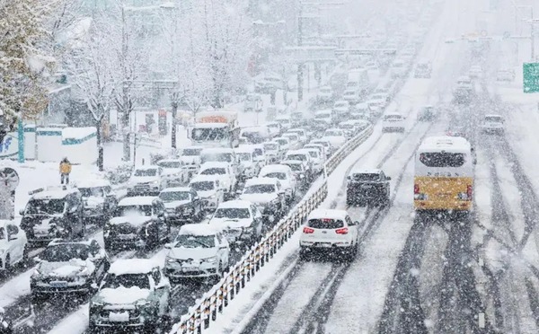 Tormenta de nieve causa estragos en Seúl - 1000 Noticias