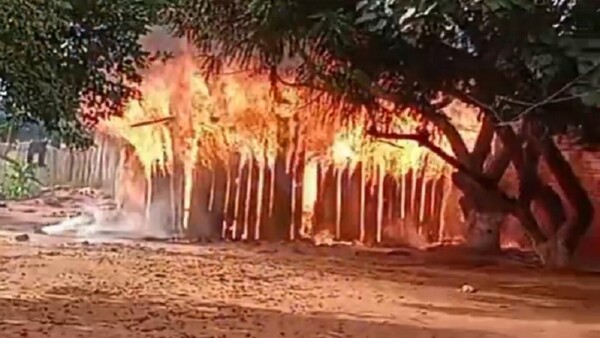 Incendió la casa de su pareja tras intentar abusar de sus hijastras