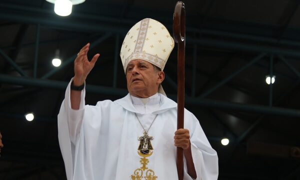 Monseñor pide que legisladores no se enchufen “aumentazo” de salario
