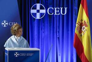 La reina Sofía de España es Doctora Honoris Causa - Gente - ABC Color