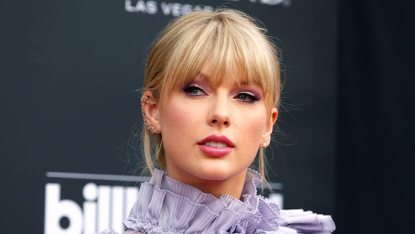 Taylor Swift fue reconocida por Billboard como la segunda mayor estrella pop del siglo XXI