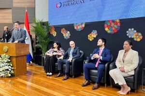 Ministra Llanes participó del 1er. Congreso de Alto Perfil sobre niños y adolescentes