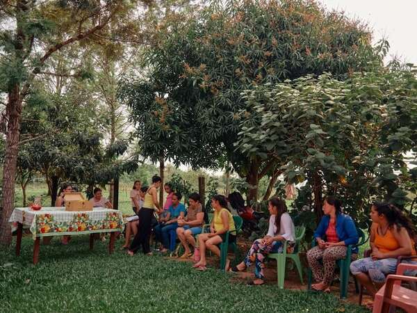 Muestra “Mujeres en movimiento” busca inspirar a través de las experiencias colectivas - Artes Plásticas - ABC Color