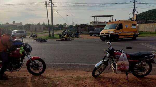 Video: Choque entre dos motocicletas deja tres personas heridas - Nacionales - ABC Color